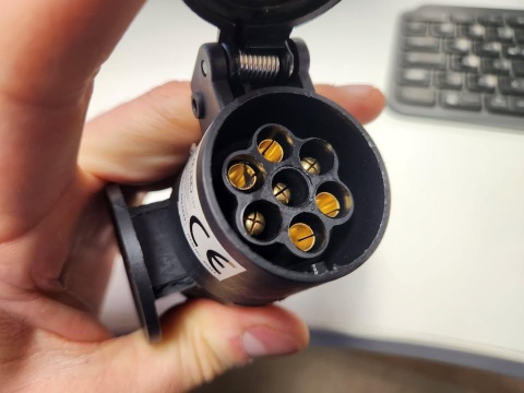 Paleta MIX A Adapter przejściówka do przyczepy 13/7 pin 12V firmy A. I. & E Paleta MIX A Adapter przejściówka do przyczepy 13/7 pin 12V firmy A. I. & E